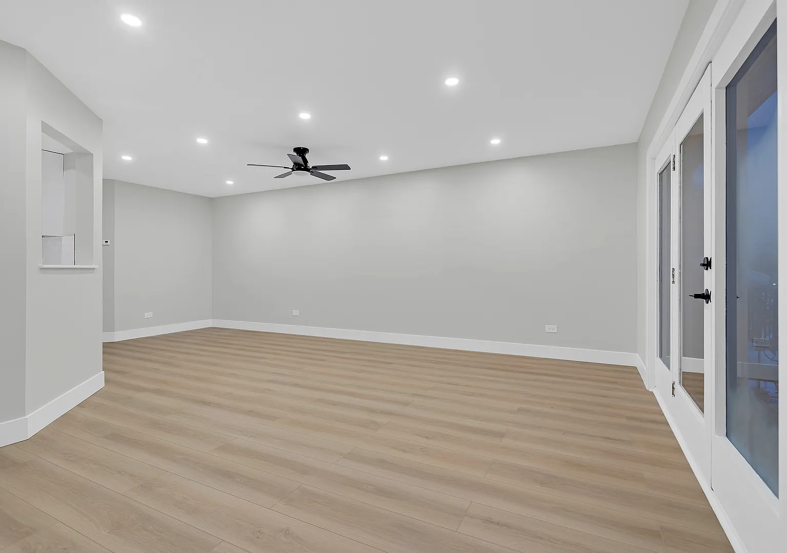 Gallery view 18 of 10347 Dearlove Rd Apt 302, Glenview, IL 60025