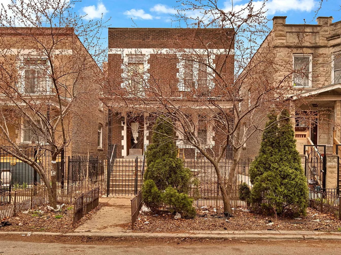 Exterior of 833 N Richmond St, Chicago, IL 60622