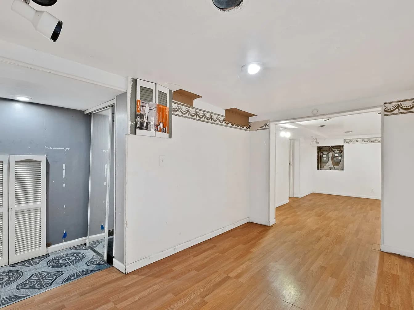 Gallery view 2 of 833 N Richmond St, Chicago, IL 60622