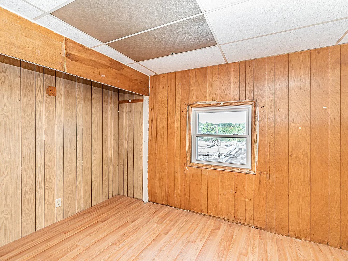 Gallery view 10 of 6535 N Artesian Ave, Chicago, IL, 60645