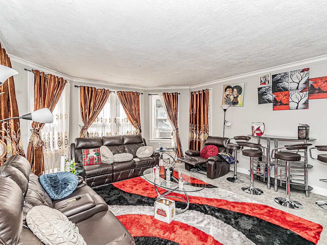 Gallery view 31 of 6535 N Artesian Ave, Chicago, IL, 60645