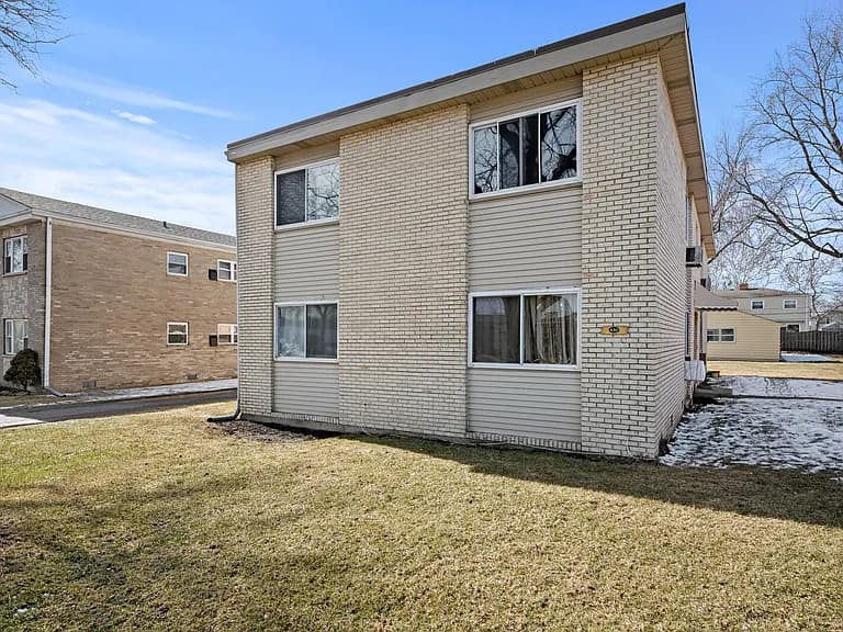 Exterior of 430 N 3rd Ave, Des Plaines, IL, 60016