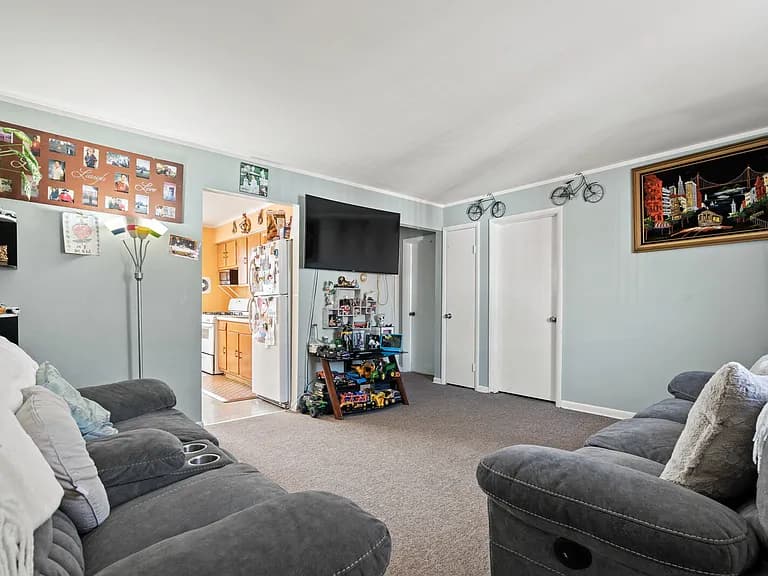 Gallery view 4 of 430 N 3rd Ave, Des Plaines, IL, 60016