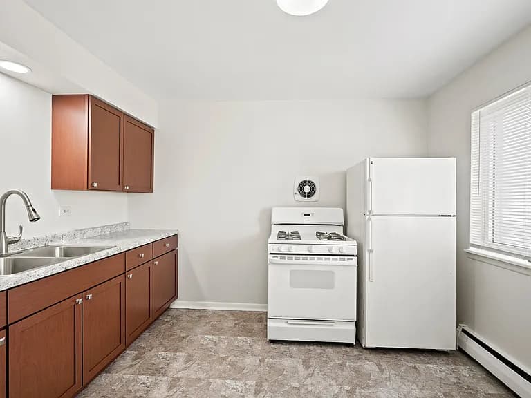 Gallery view 15 of 430 N 3rd Ave, Des Plaines, IL, 60016