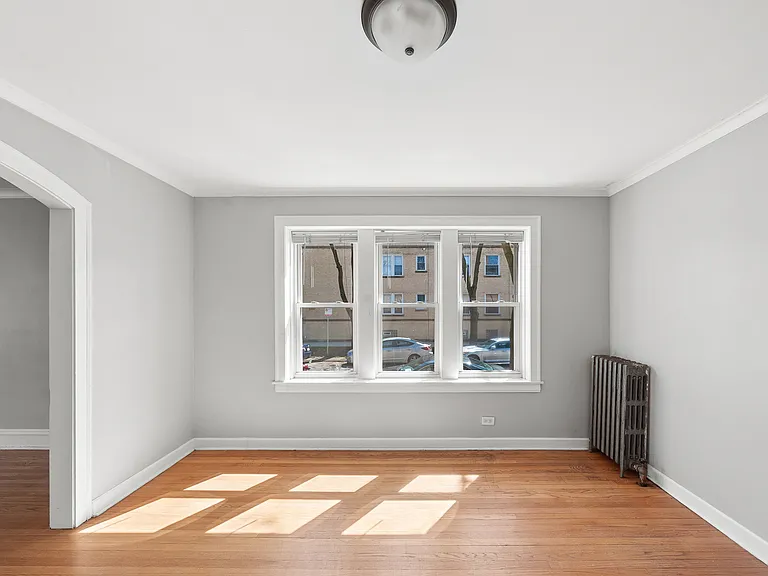 Gallery view 5 of 2440-42 W Ardmore Ave, Chicago, IL 60659