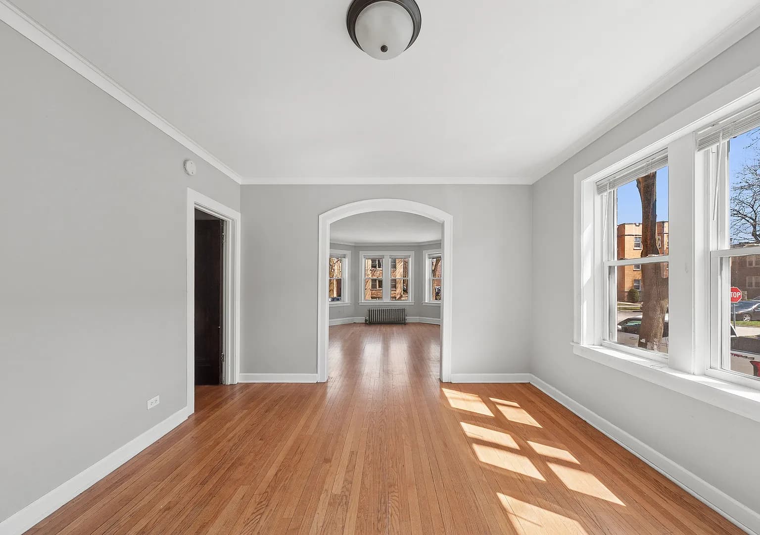 Gallery view 10 of 2440-42 W Ardmore Ave, Chicago, IL 60659