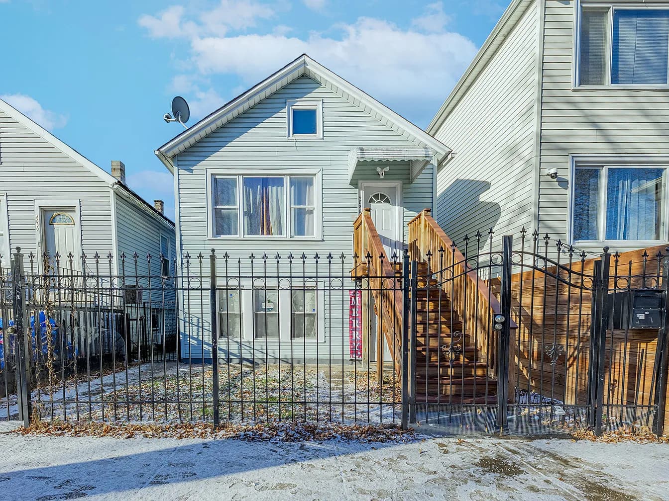Exterior of 4828 S Loomis Blvd, Chicago, IL 60609