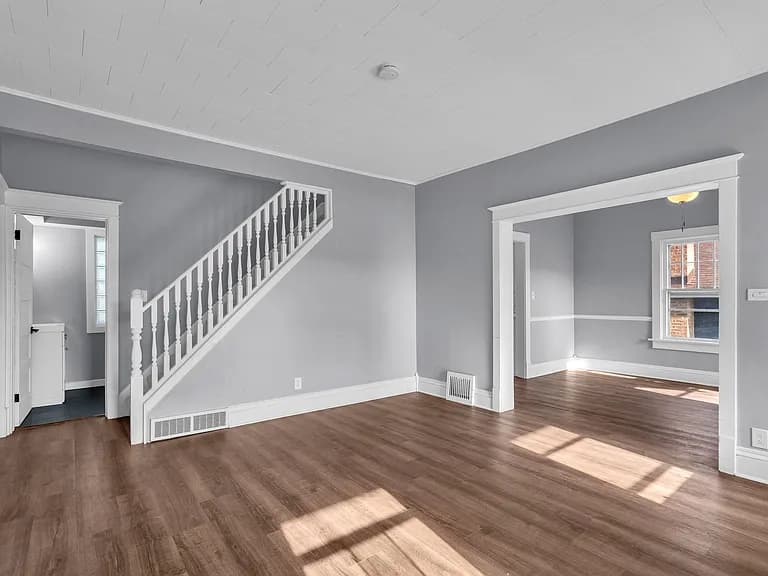 Gallery view 2 of 193 May St, Bensenville, IL 60106