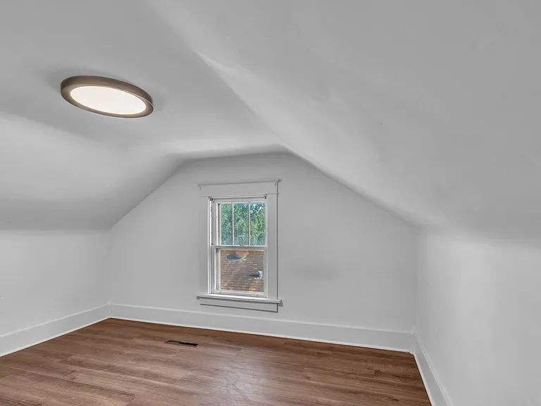 Gallery view 5 of 193 May St, Bensenville, IL 60106