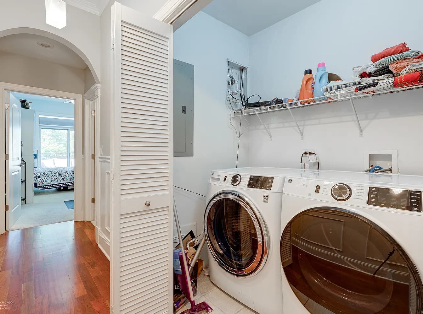 Gallery view 3 of 1154 W Diversey Pkwy Apt 2W, Chicago, IL 60614