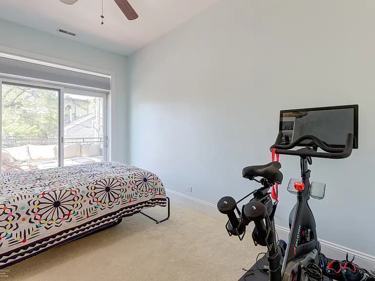 Gallery view 14 of 1154 W Diversey Pkwy Apt 2W, Chicago, IL 60614