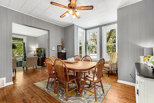 1495 Oakwood Ave property image