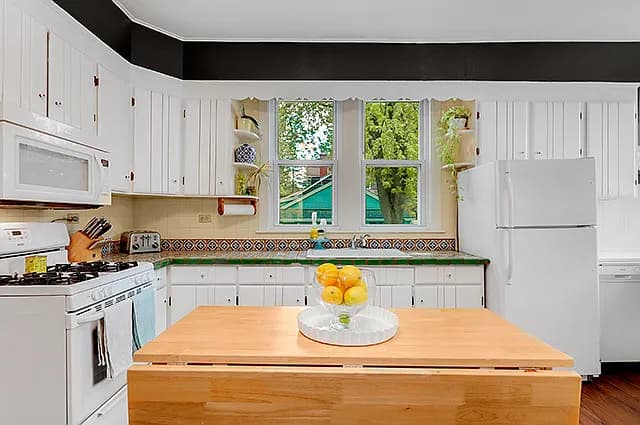 1495 Oakwood Ave property image