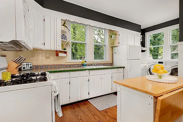 1495 Oakwood Ave property image