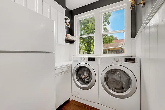 1495 Oakwood Ave property image
