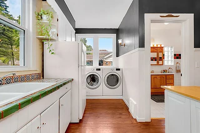 1495 Oakwood Ave property image