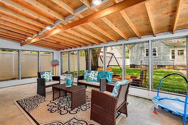 1495 Oakwood Ave property image