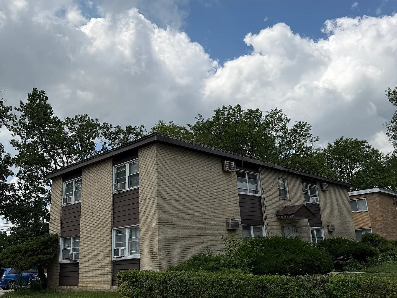 795 Waikiki Drive apartment building