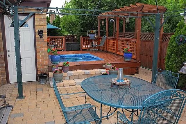 6812 N Kenneth Ave property image