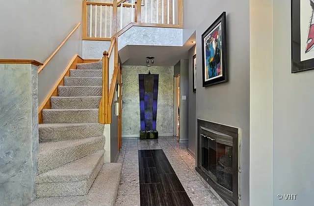 6812 N Kenneth Ave property image