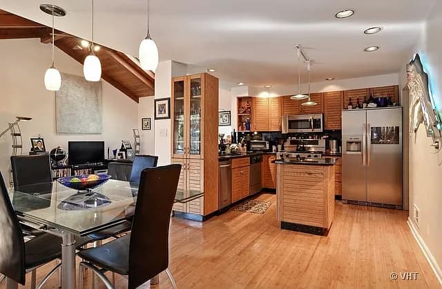 6812 N Kenneth Ave property image