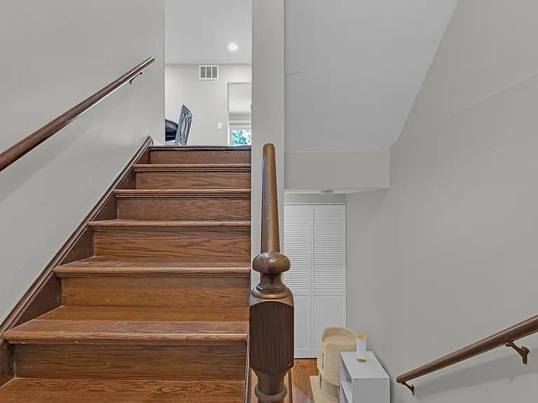 1916 Cheltenham Place property