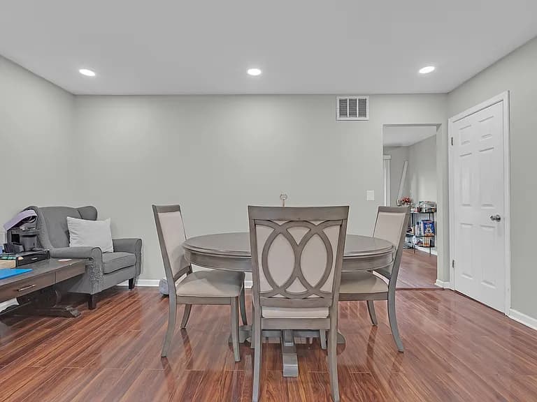 1916 Cheltenham Place property