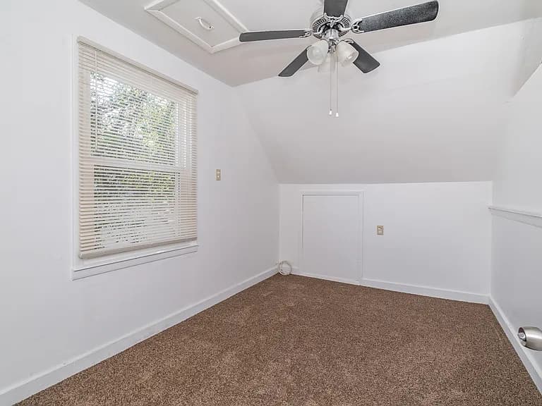 3915 W 85th St property image