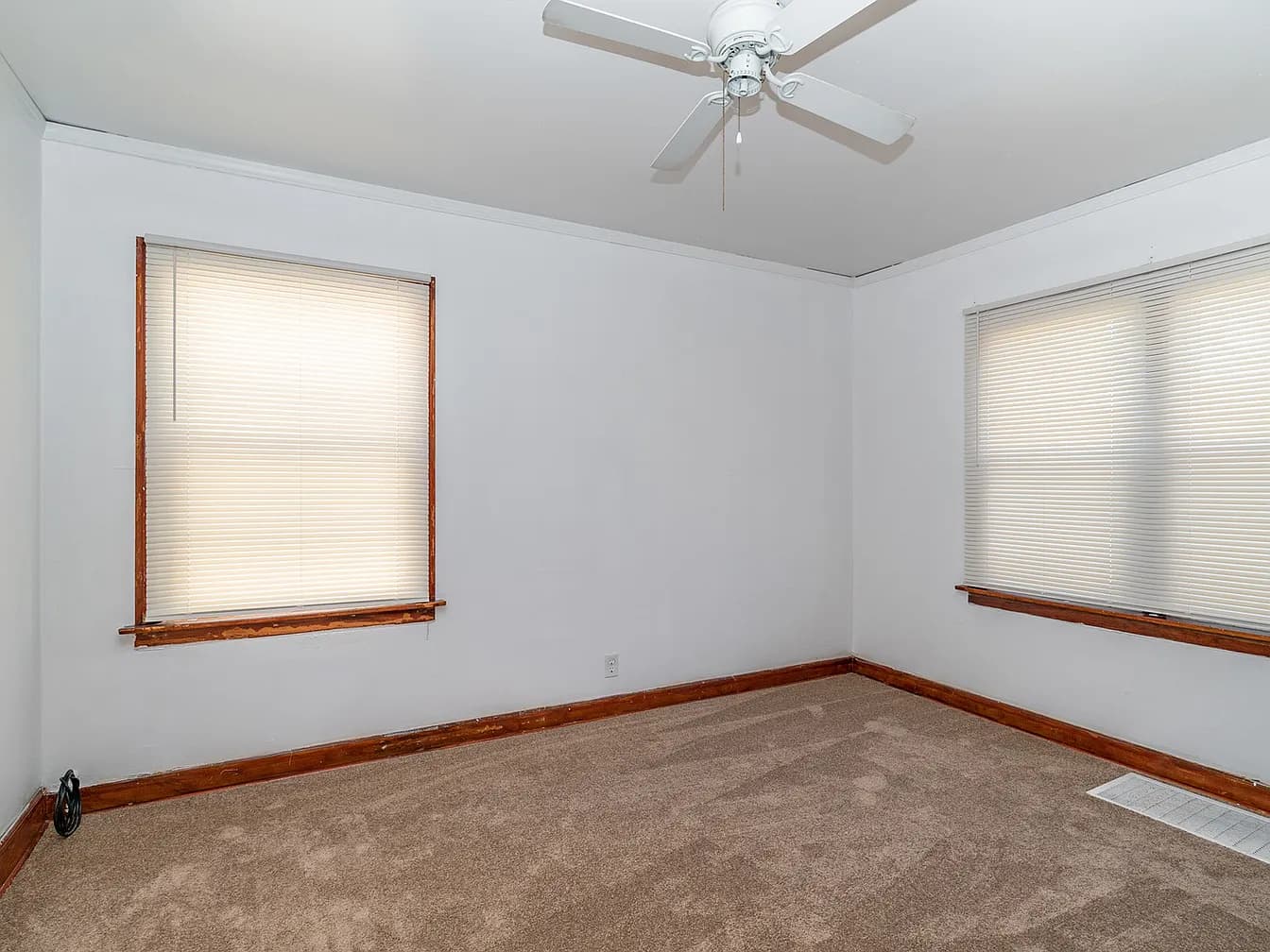3915 W 85th St property image