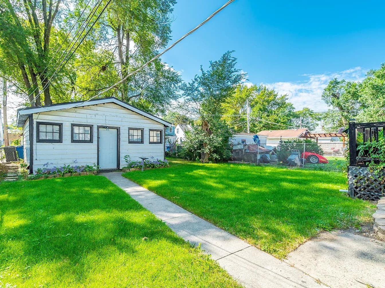 3915 W 85th St property image