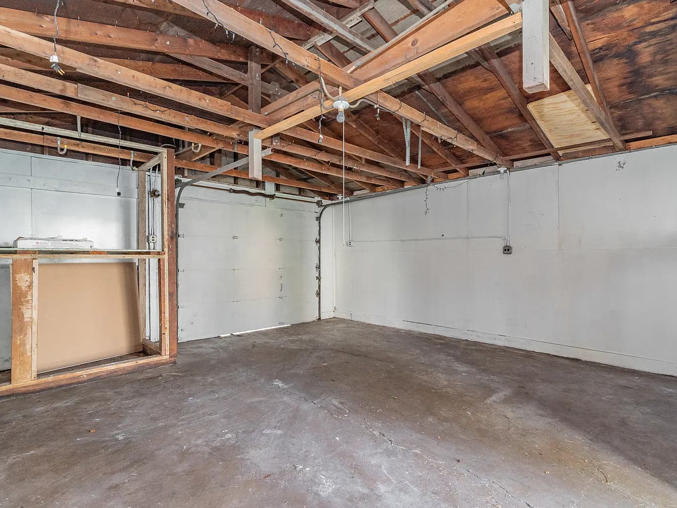 3915 W 85th St property image