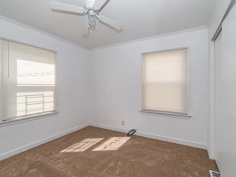 3915 W 85th St property image