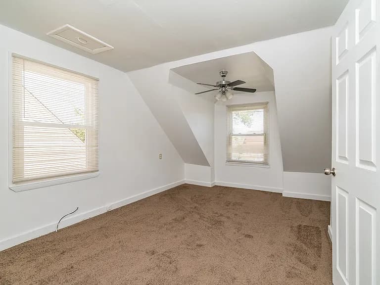 3915 W 85th St property image